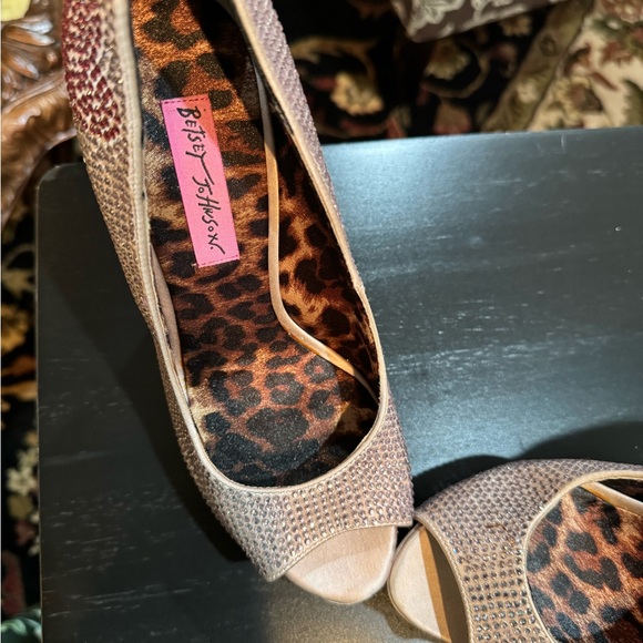 Besty Johnson Women Glitzee Rhinestone Peep Toe Slip On Pink Pump Heels Size 7.5 - Picture 6 of 6
